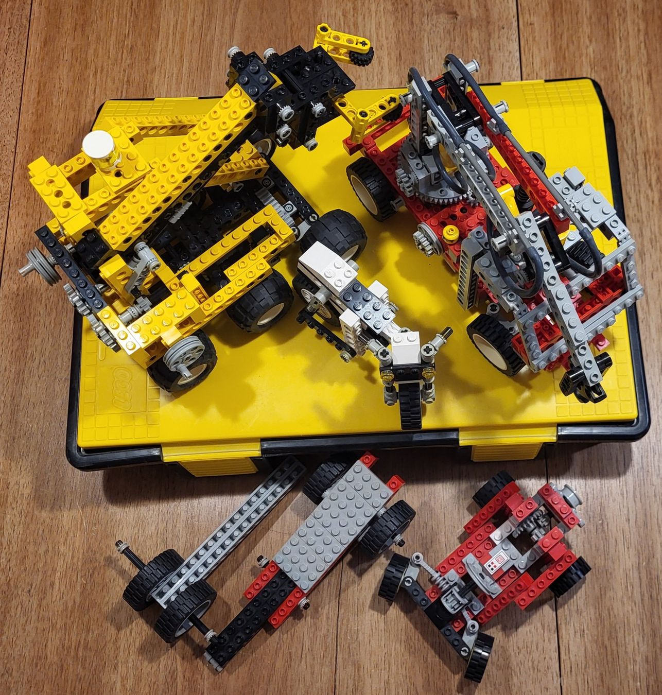 Giocattoli: Lego und Lego Technic Bausteine Umfangreiche Sammlung – Usato da Hombrechtikon venduto da Mylaine