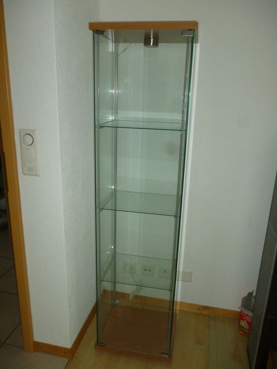 Verwunderlich Ikea Glasvitrine Mit Beleuchtung Bild