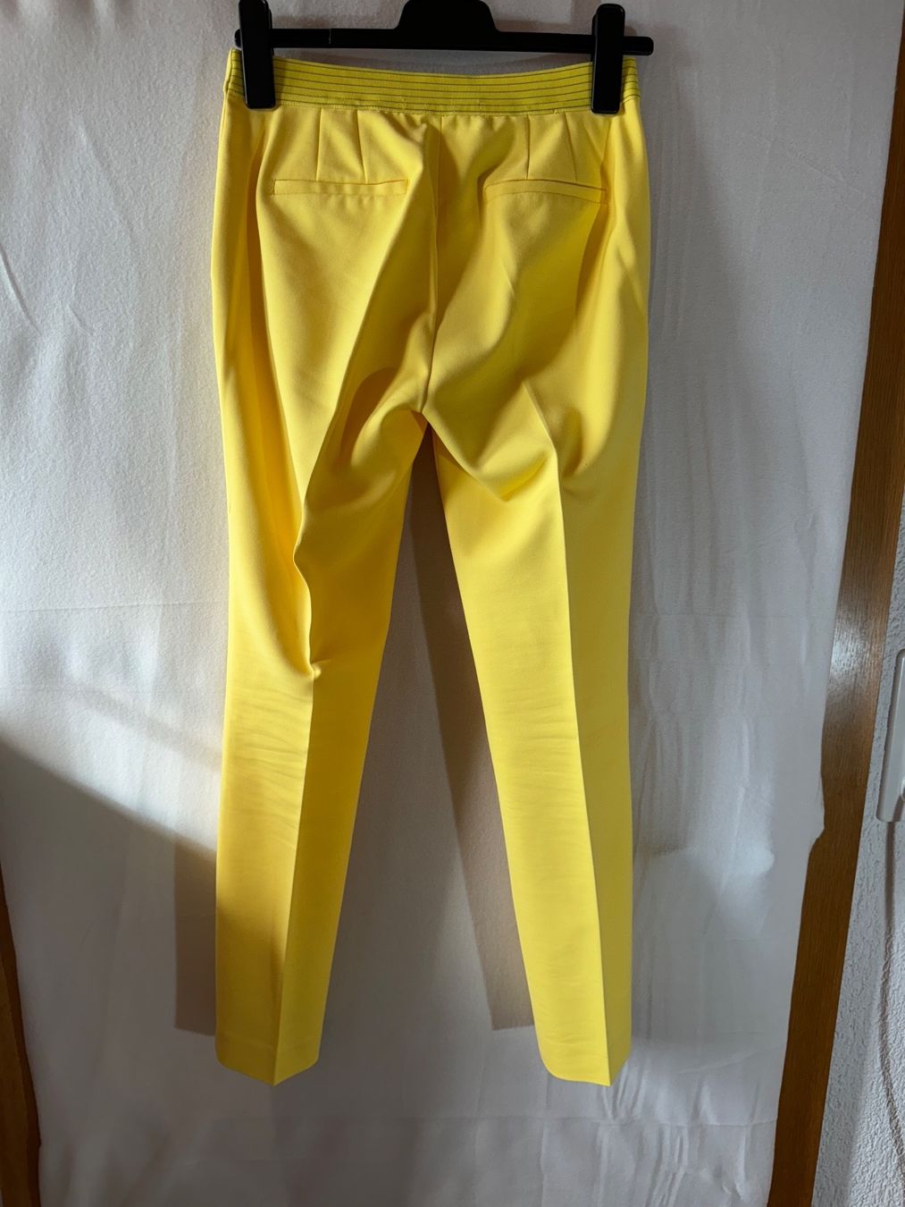 Zara Pantaloni: Gelbe Hose von Zara Gr. S – Usato da Grosswangen venduto da second_hand_dress 5