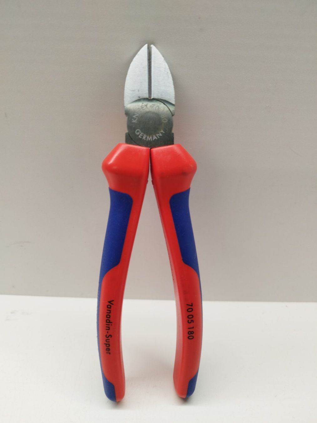 Knipex Alle Werkzeuge: Knipex Seitenschneider 180mm. – Neu (gemäss Beschreibung) aus Heerbrugg von ProBau-Liq