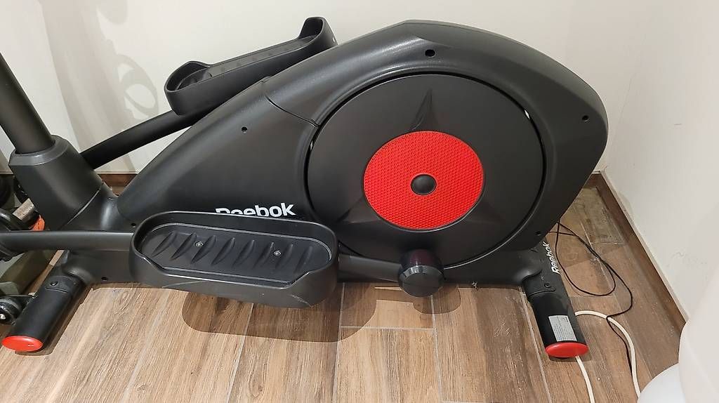 Hometrainer: Crosstrainer Reebok One GX50 – Usato da Hausen AG venduto da Niruta 2