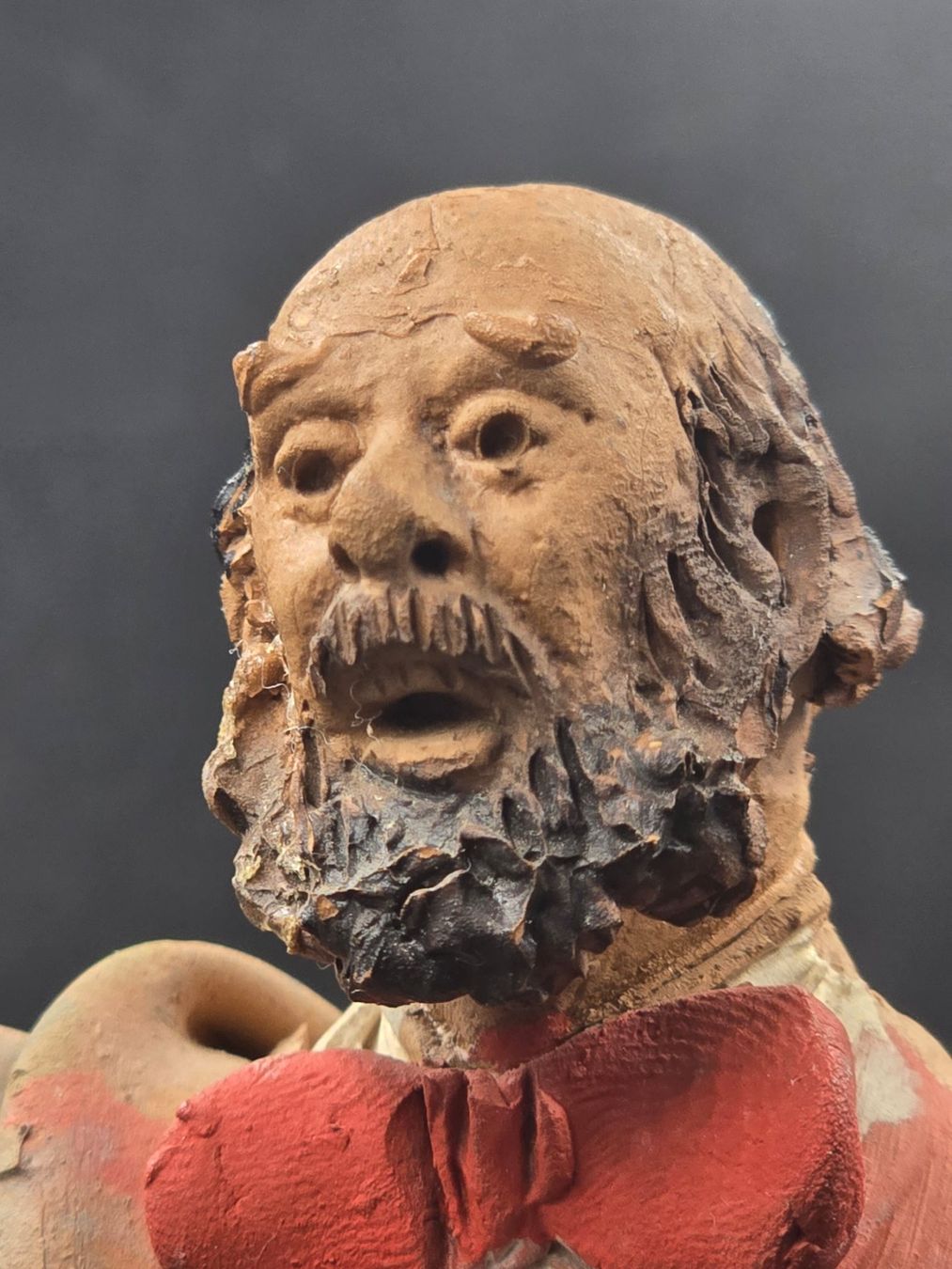 Statuette: Ton Figur sitzender Mann auf Weinfass, signiert – Usato da Rorschacherberg venduto da snOOpydOg11 3