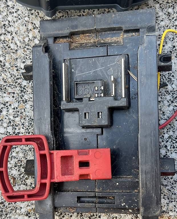 Caricatori & Batterie: Batteries Dolmar – Usato da Tavannes venduto da Tch7 3