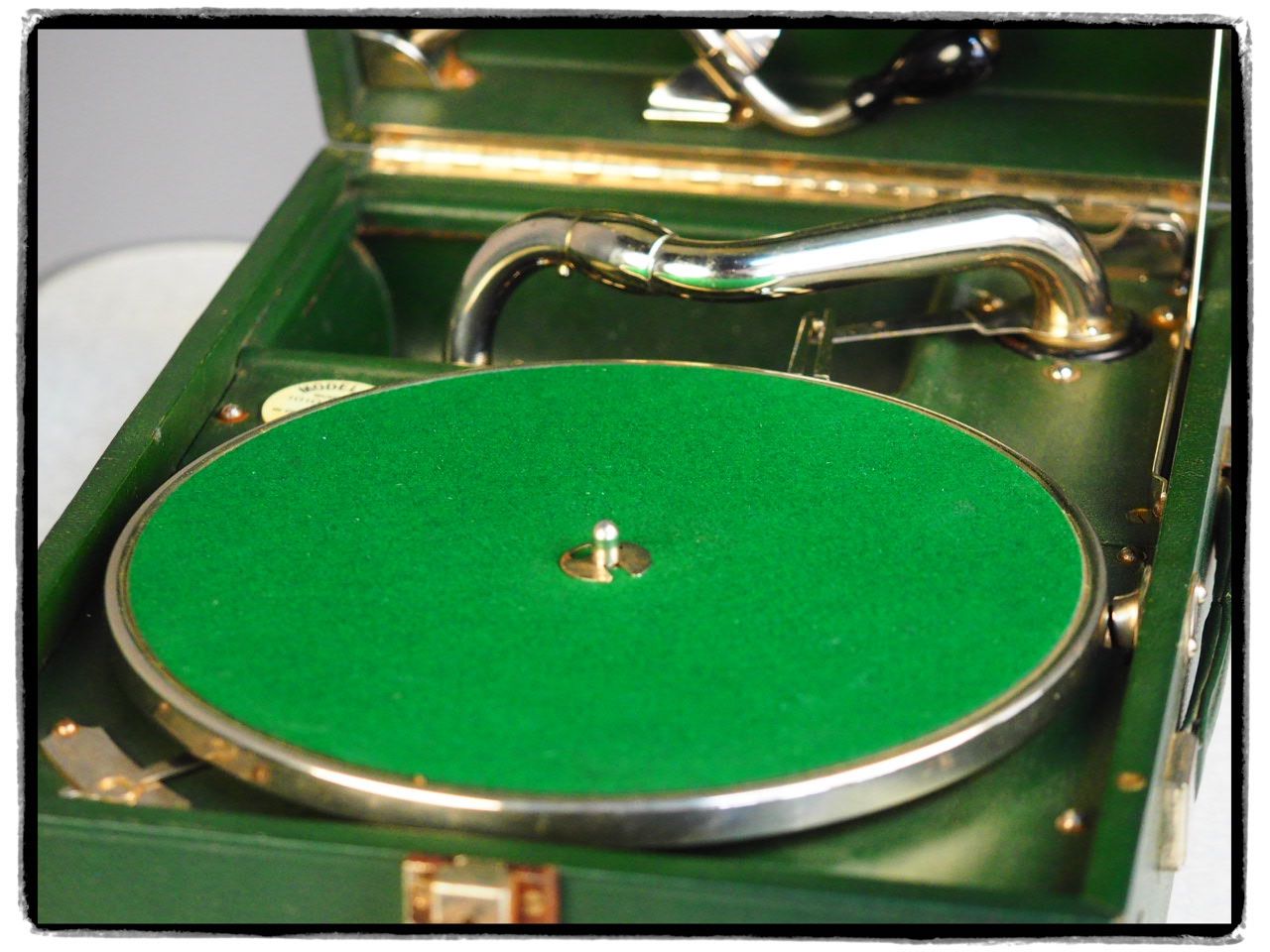 Tourne-disques: PHONOGRAPHE – D'occasion à Lausanne par Leag 2