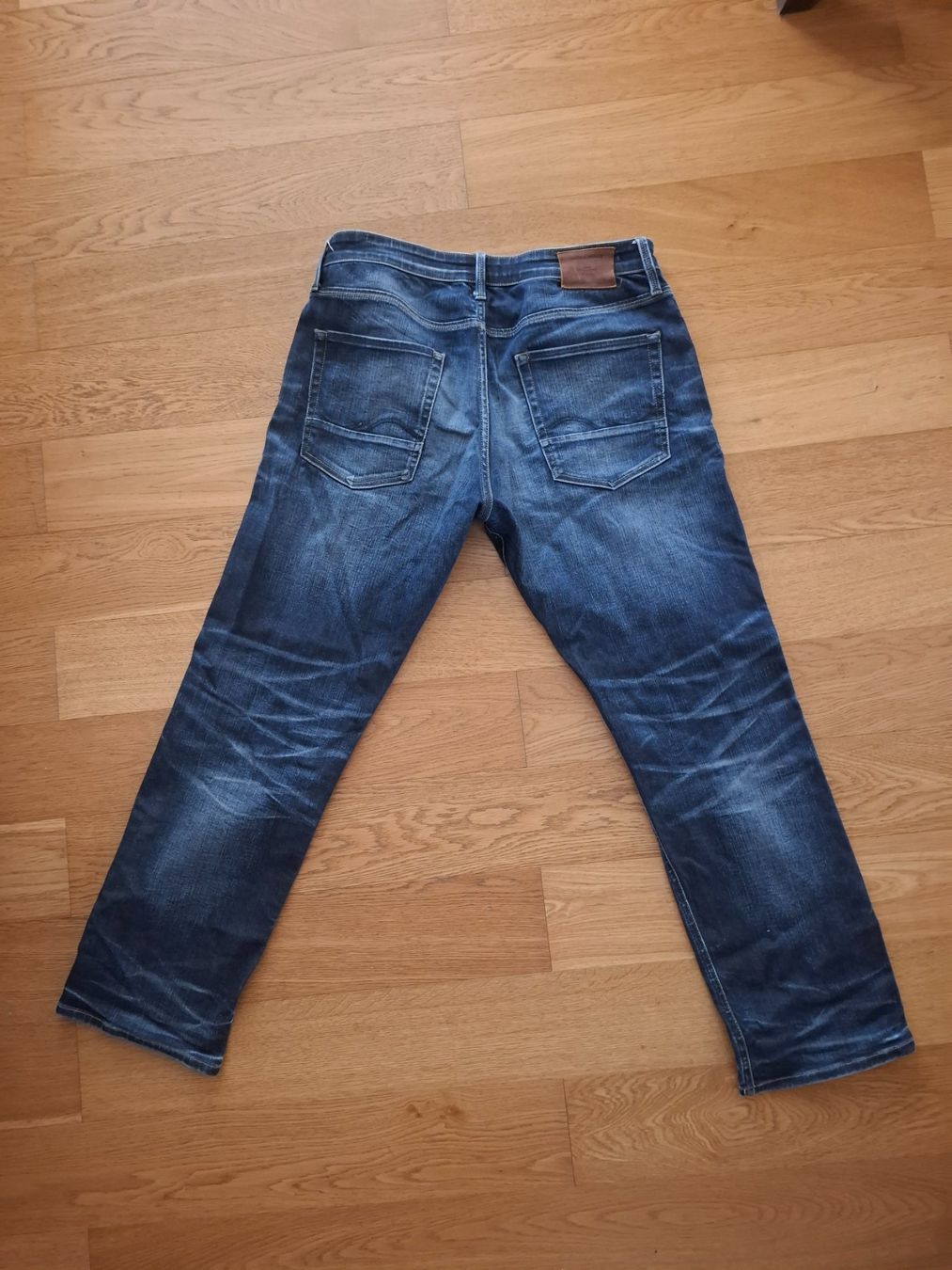 Jack & Jones Jeans: Jack and Jones Loose fit dunkle Jeans – Gebraucht aus Bottmingen von Huschen 1
