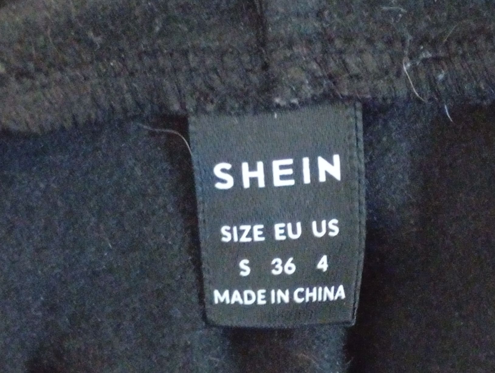 Shein Maglioni & Felpe: Kapuzenpullover Shein schwarz Schmetterling Grösse S – Usato da Worben venduto da ersa01 3