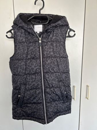 warmes Gilet gr.152  mit Kapuze