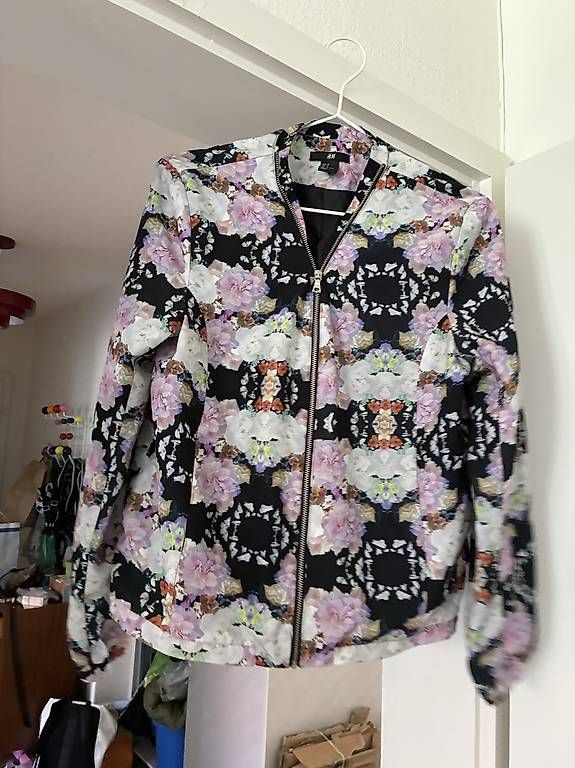 H&M Giacche: Bomber Jacke Floral Flower – Usato da Bern venduto da n-dine 1