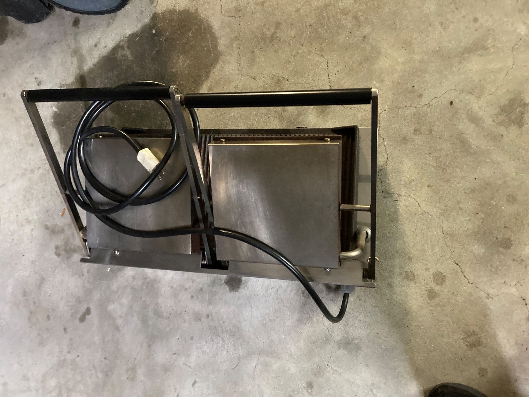 Griglie: griglia a contatto eletrica 220v – Usato da Bülach venduto da Volpone55 2