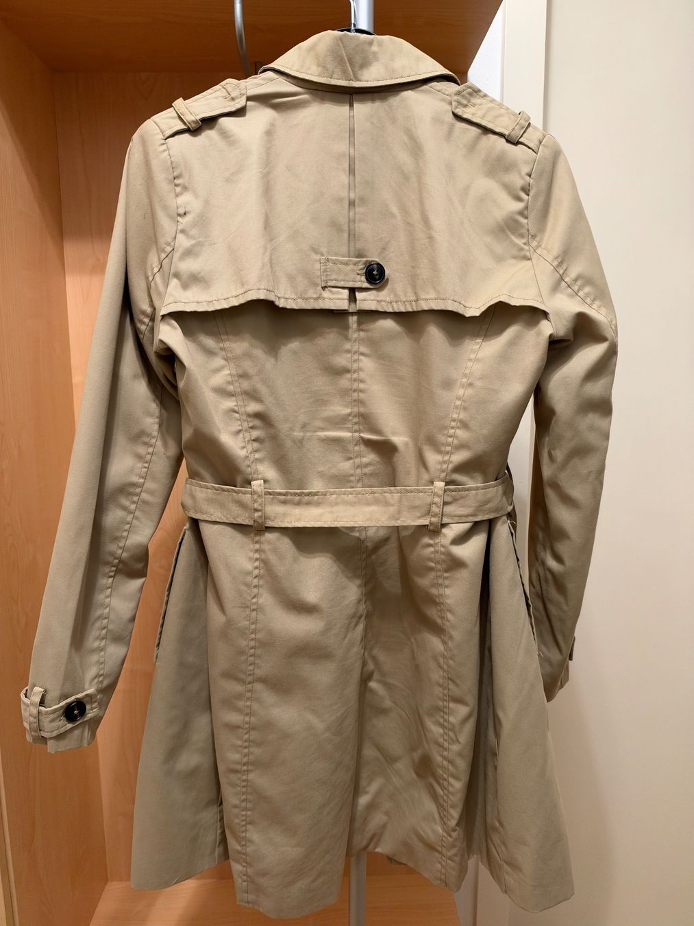 Cappotti: Trenchcoat Alcott beige Grösse M – Usato da Wetzikon ZH venduto da sar_vnk8 2