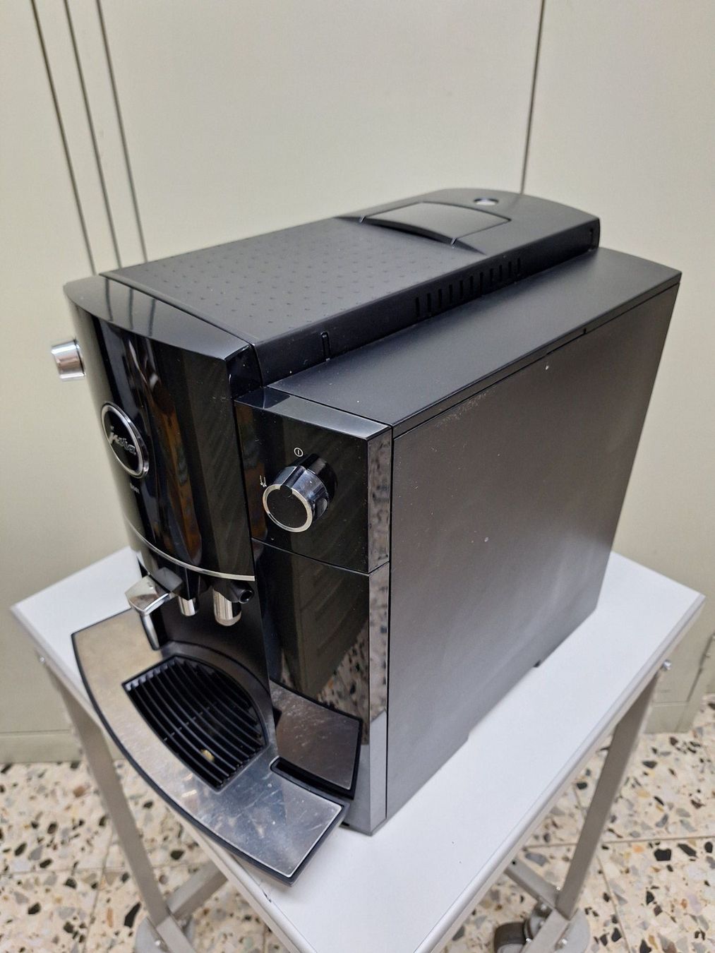 Jura Macchine per caffè & Macchine per espresso: Machine à café JURA D400 – Difettoso da Laconnex venduto da Patkek29 1