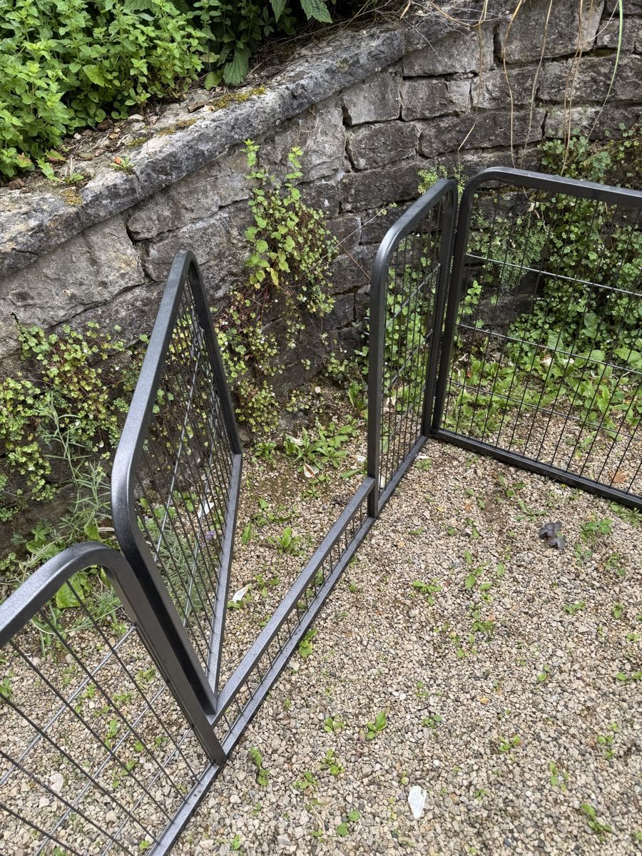 Box & Barriere di sicurezza: Gitter mit Türe Hundegitter – Usato da Lausen venduto da Mutuli 2