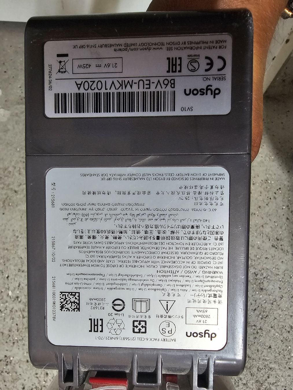 Dyson Aspirapolveri & Accessori: Dyson V8 Total Clean – mit Originalverpackung – Usato da Fahrwangen venduto da LukNB 3