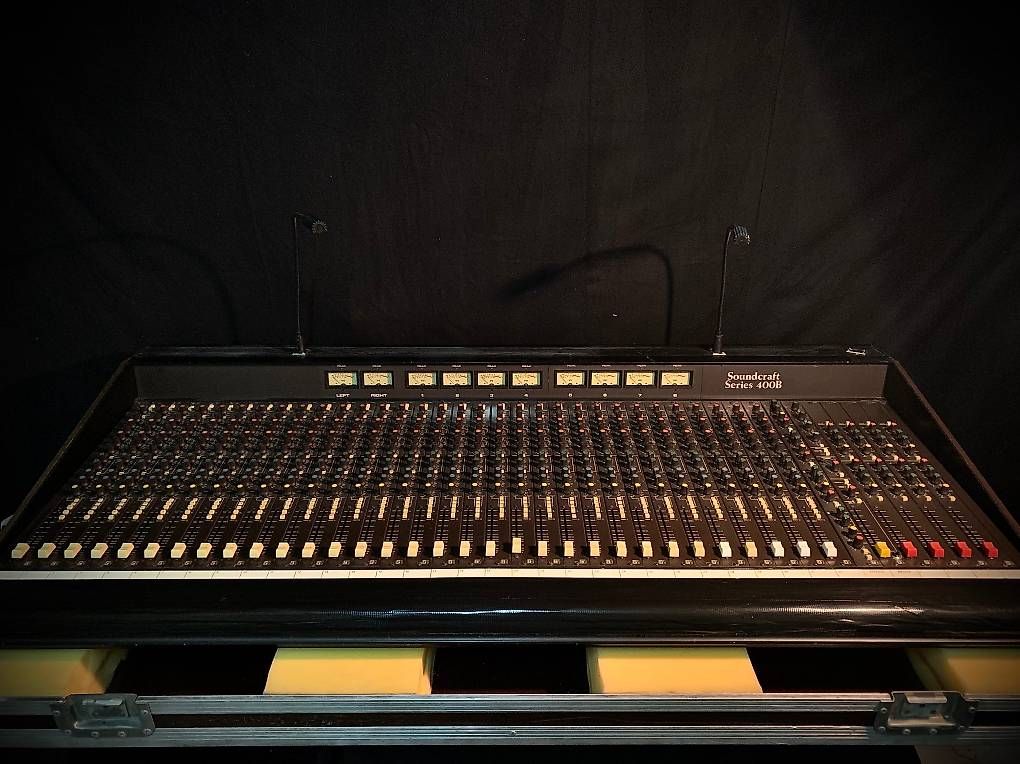 Soundcraft Mischpulte: Table de mixage Soundcraft 400b 32/4/6 avec Flightcase – Gebraucht aus La Chaux-de-Fonds von Simone1180 1