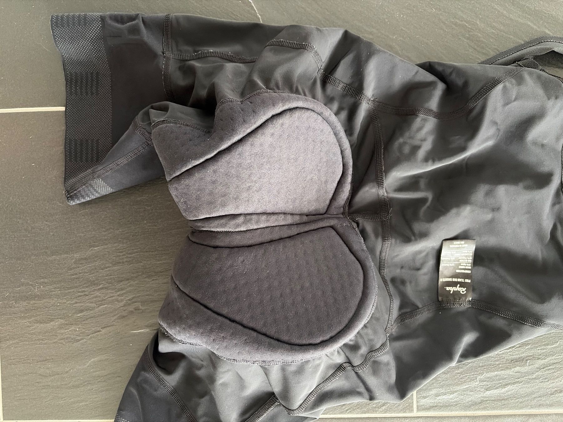 Canottiere & Pantaloni: Rapha Pro Team Cycling Bib Shorts (M) – Usato da Zug venduto da CyclingThings 3