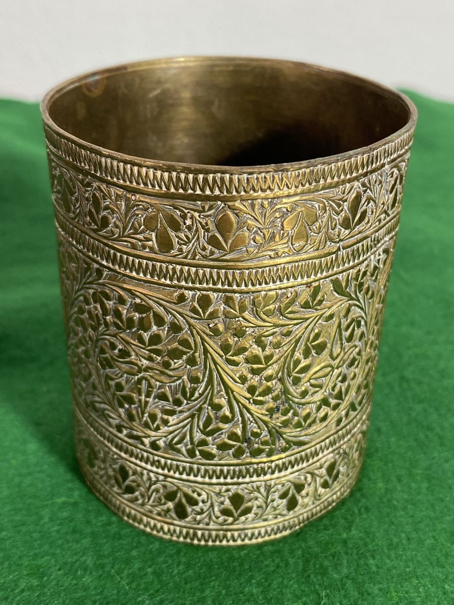 Contenitori & Simili: Antiker Messingbecher, verziert – Usato da Utzigen venduto da Lasagne99 1