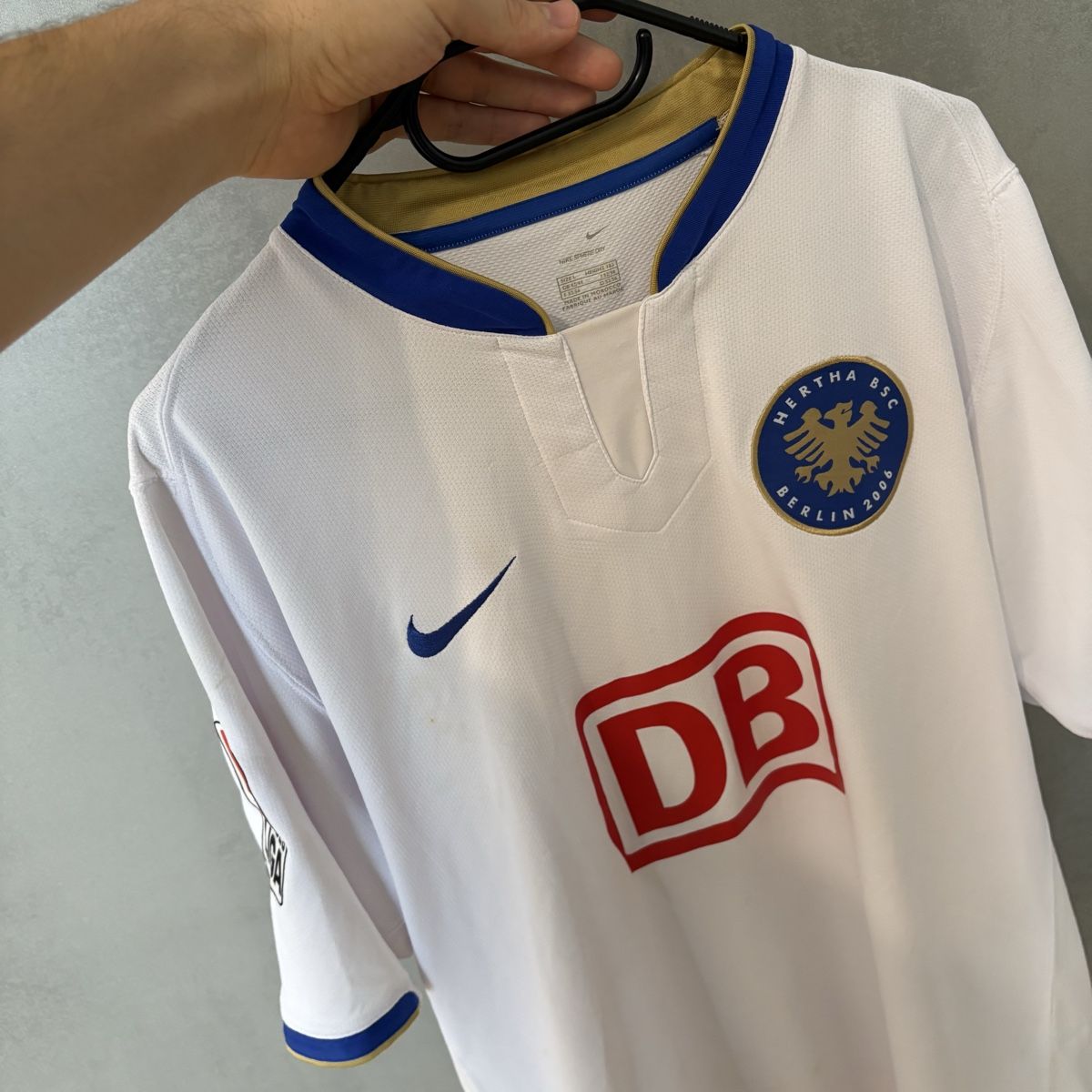 Nike Canottiere & Pantaloni: Hertha Bsc Trikot Nike Jubiläum 2006 – Usato da Winterthur venduto da LaBodega 8