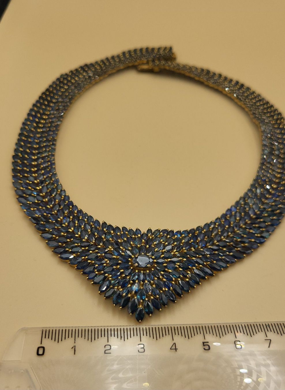 Catenine: Goldige Elegante Collier Mit Saphire – Usato da Wald ZH venduto da SwissPawnshop 1