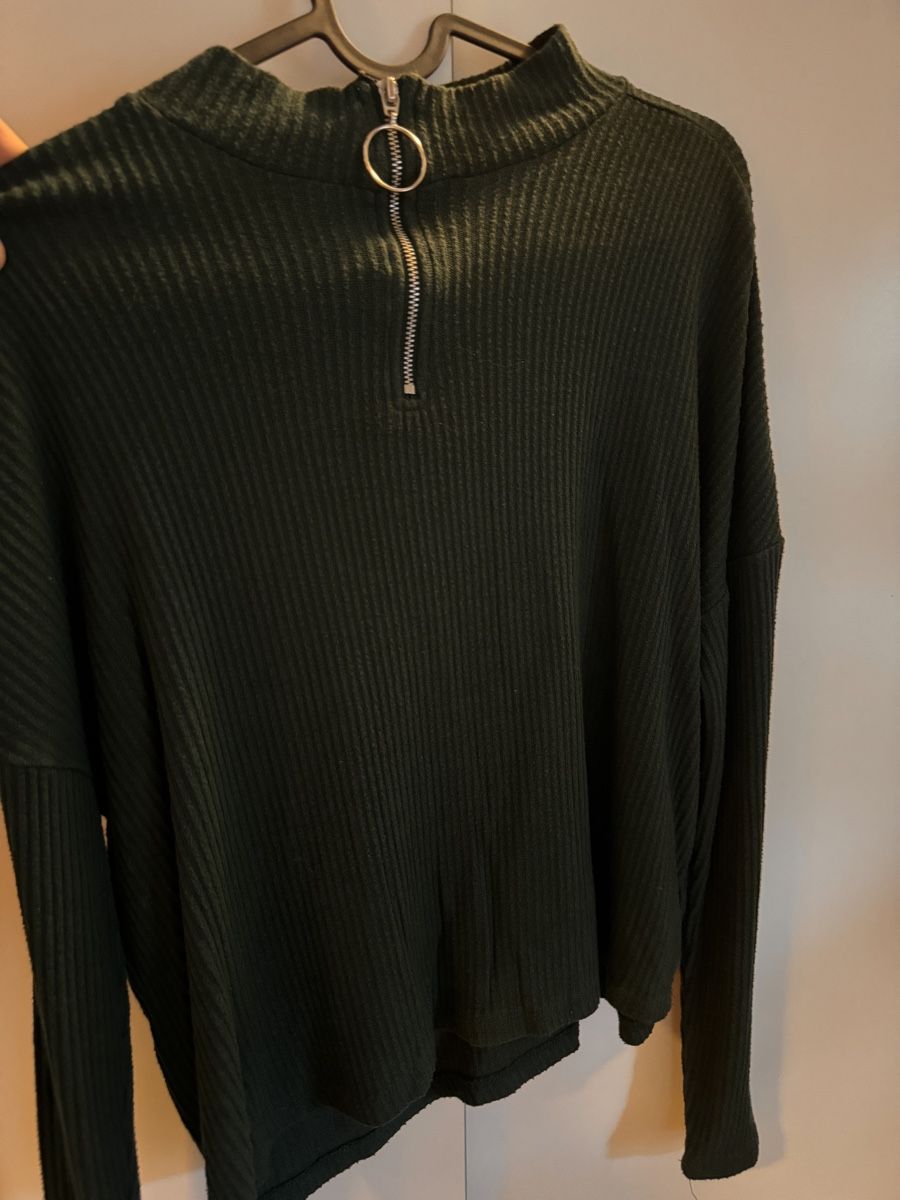 C&A T-shirt: Dunkelgrünes Longsleeve C&A M – Nuovo (secondo la descrizione) da Richterswil venduto da Manu55555