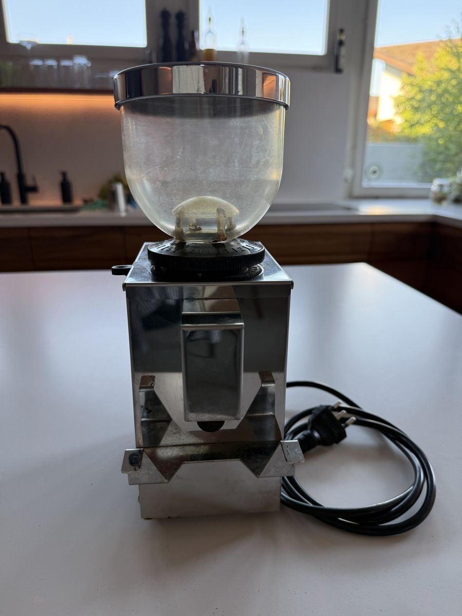Elettrodomestici da cucina: Isomac Granmacinino coffee grinder – Usato da Dietikon venduto da lorica 1