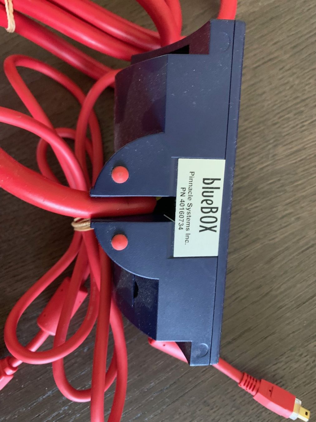 Lecteurs & Adaptateurs: Pinnacle Systems BlueBOX Adapter Kabel Rot 40160734 – D'occasion à Emmen par newdeal1970