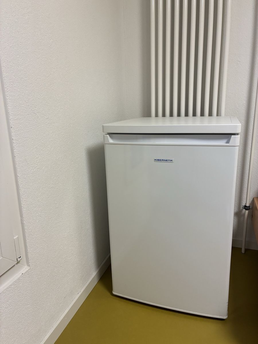 Kibernetik Kühlschrank: Kühlschrank – Neu (gemäss Beschreibung) aus Bolligen von CaiusAemilius 1