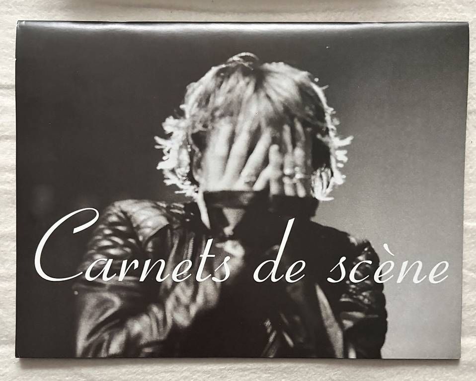 CD: Patricia Kaas. Coffret "Carnets de scène": 1CD + 1 VHS – Nuovo (secondo la descrizione) da Wallisellen venduto da pie_mf67 2