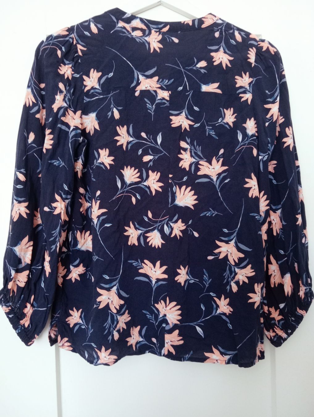 Gap Blusen: Gap Bluse Viscose, Blau, Blumenmuster, Gummibund, XS – Gebraucht aus Allschwil von Evgeniia78 2