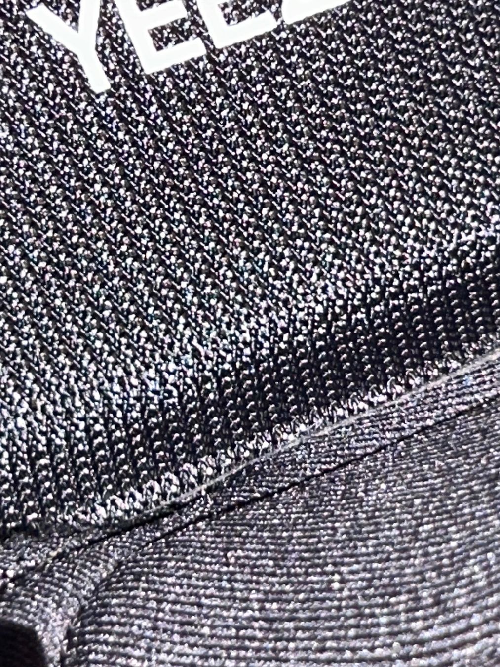 Scarpe da uomo: Yeezy Boost 350 V2 Black – Usato da Zürich venduto da DekOandCo 5
