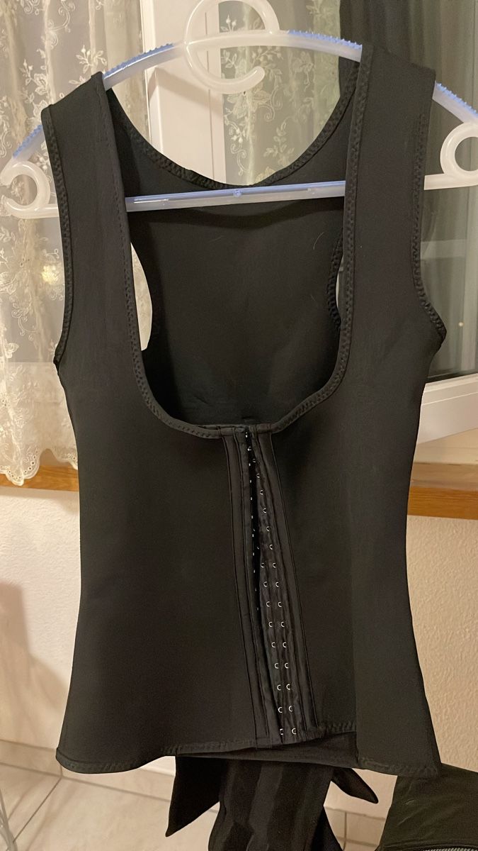 Gilets: Black training west, Size M – Neuf avec emballage d'origine à Winterthur par shp_xcc5