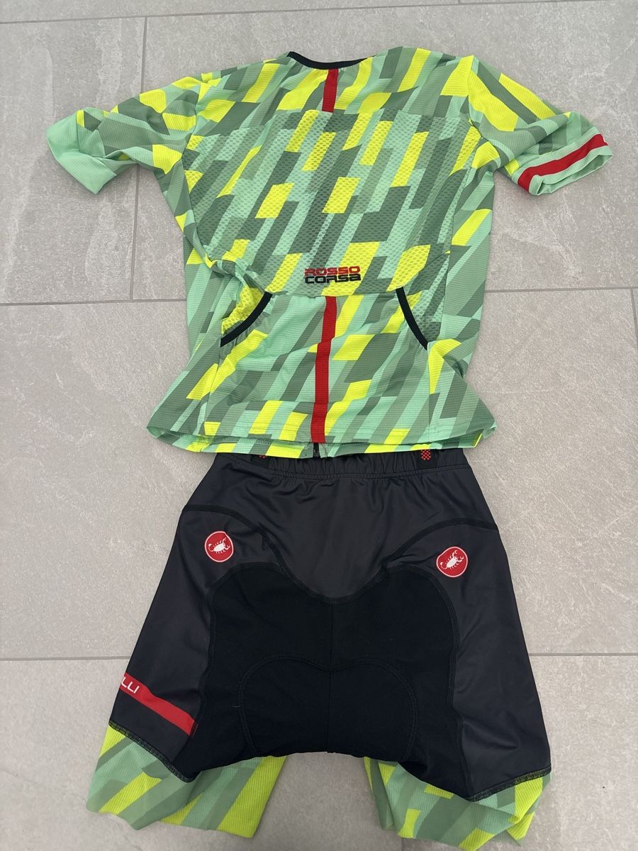Lotti di vestiti: Zweiteiliger Triathlonanzug von Castelli – Usato da Hildisrieden venduto da loz_q7dz 1