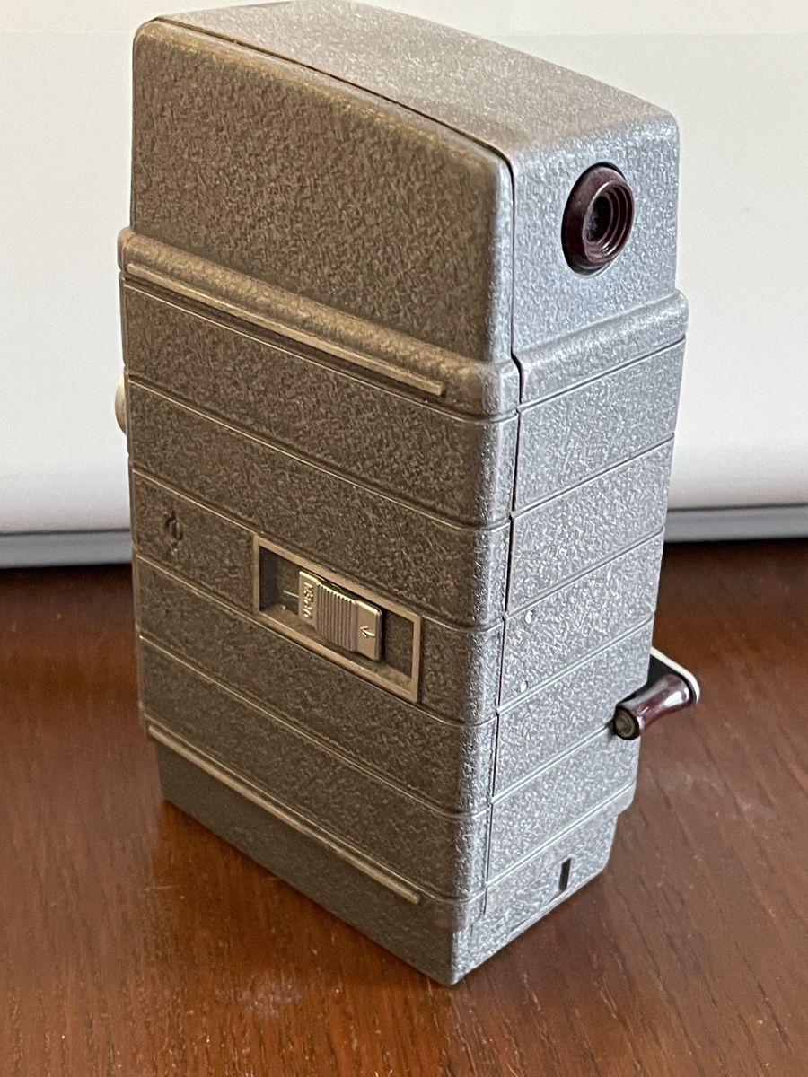 Fotocamera: Bell&Howell two twenty  – Usato da Oftringen venduto da Jradioman 2