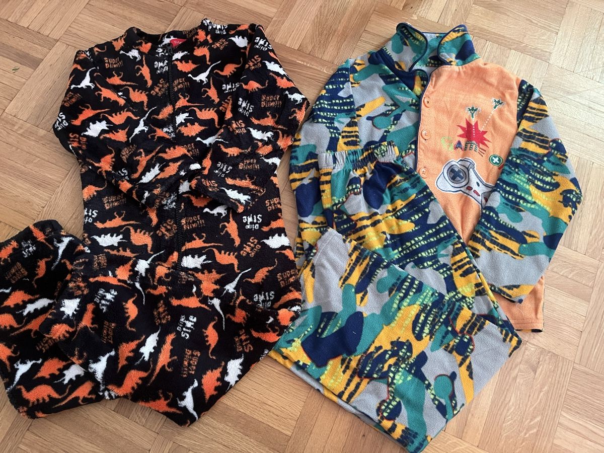 Pyjamas & Ähnliches: Lot de pyjama 116cm 5/6 ans – Gebraucht aus Bellevue von utilisatratice