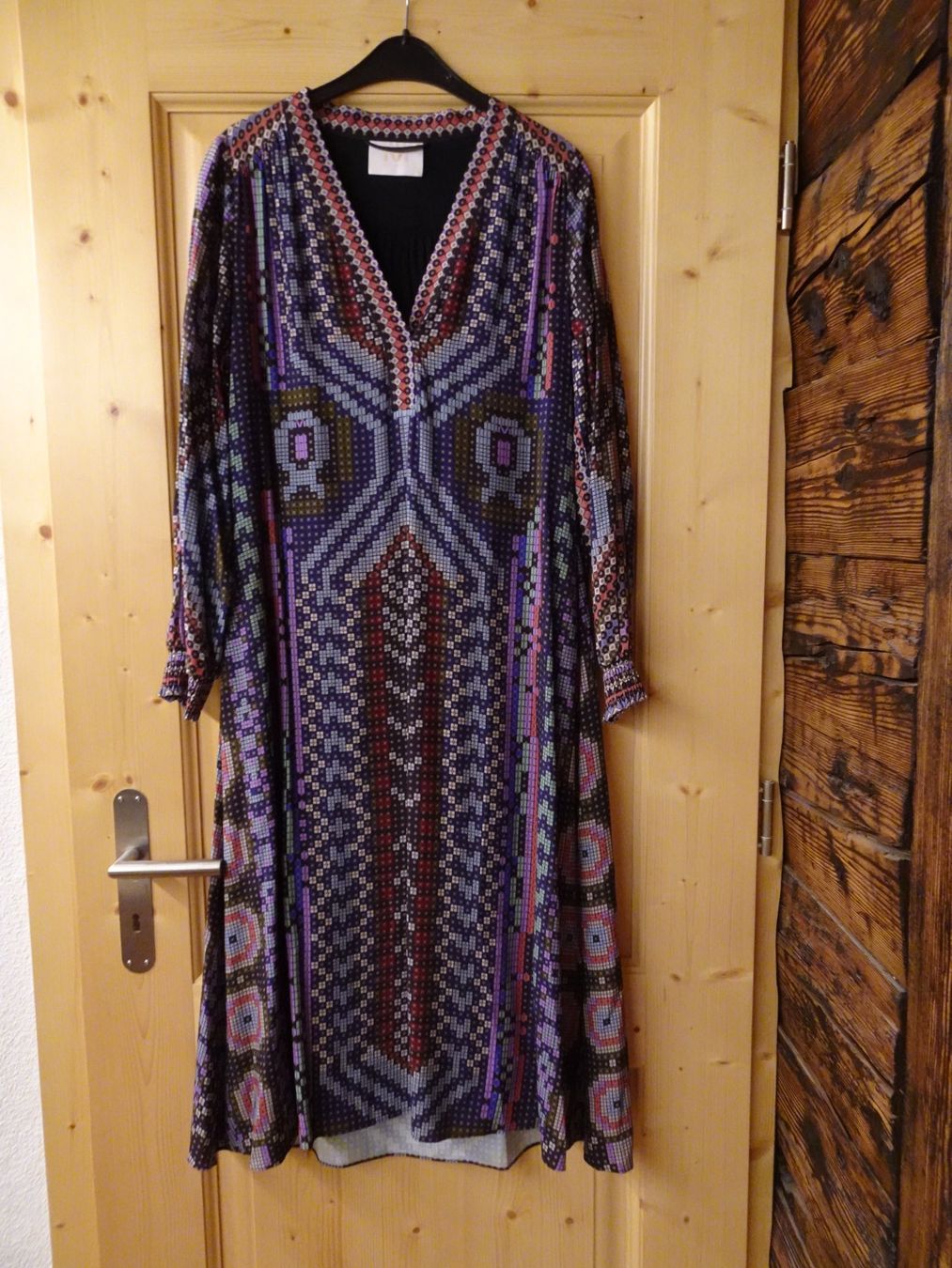 Vestiti: Wunderbares Maxikleid von IVI Collection Gr. 40 - 426121 – Usato da Küssnacht am Rigi venduto da Good4Deckeli
