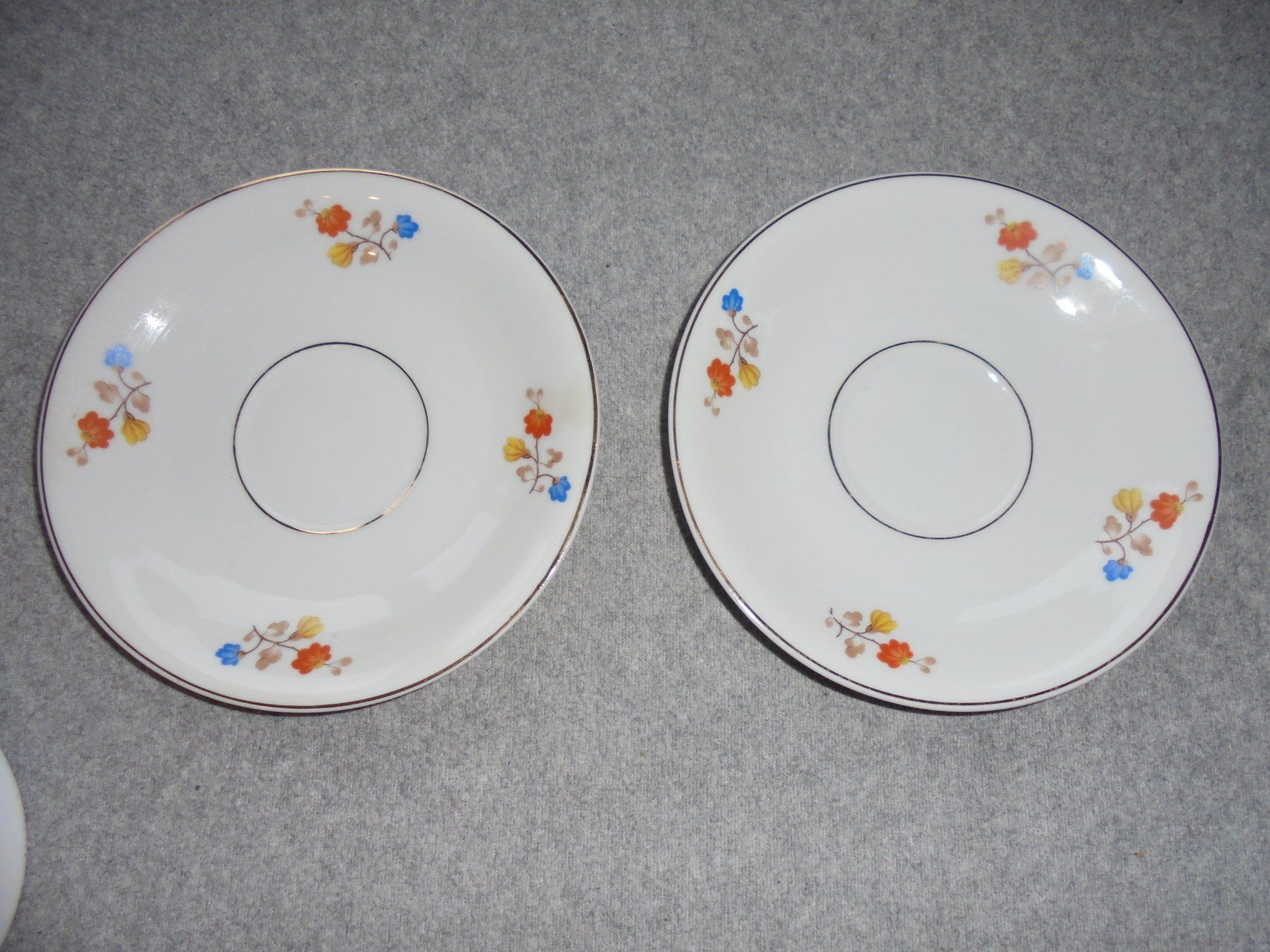 Tazze: 2 Teetassen mit Unterteller Blumenmuster, "Langenthal" – Usato da Rüschegg-Heubach venduto da Ofen111 2