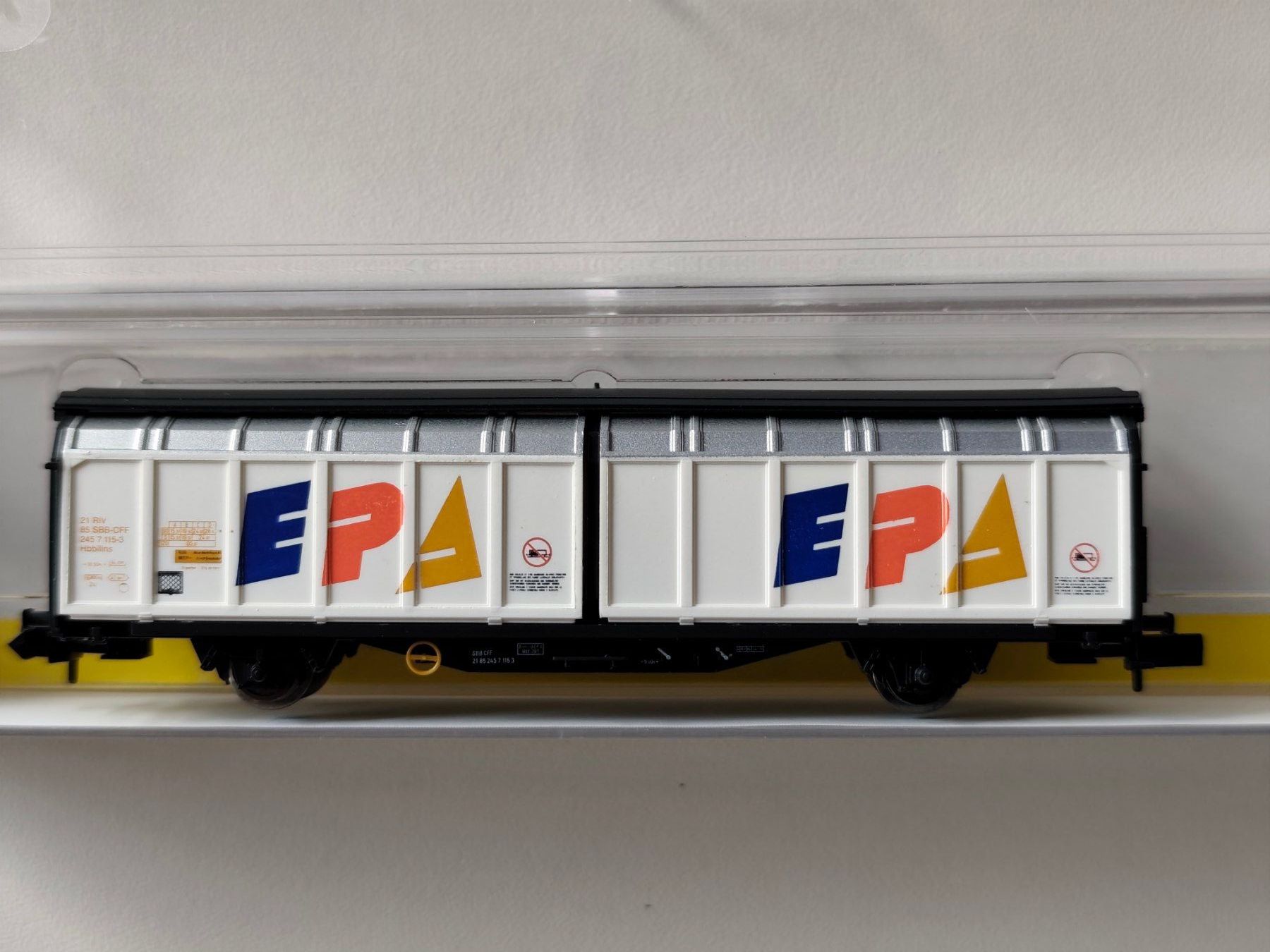 Trix Modellini di ferrovie: Schiebewandwagen Hbbillns "EPA" der SBB von Minitrix N – Nuovo e nell'imballaggio originale da La Chaux-de-Fonds venduto da Sekado 1