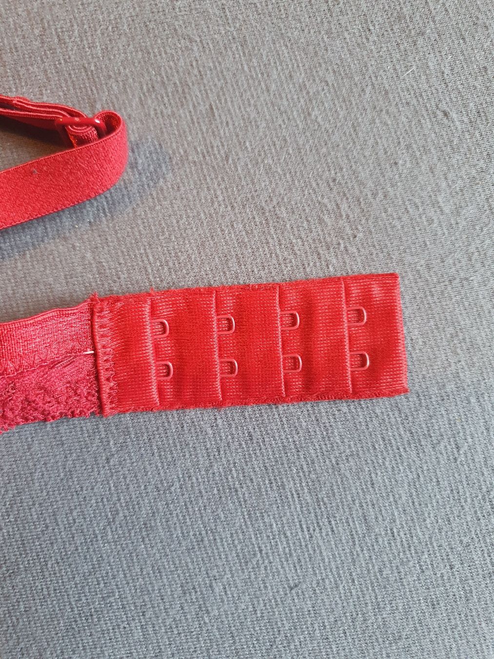 Altra biancheria intima: Roter Spitzen-BH mit Bügel 80B – Usato da Wimmis venduto da hel_m26m 4