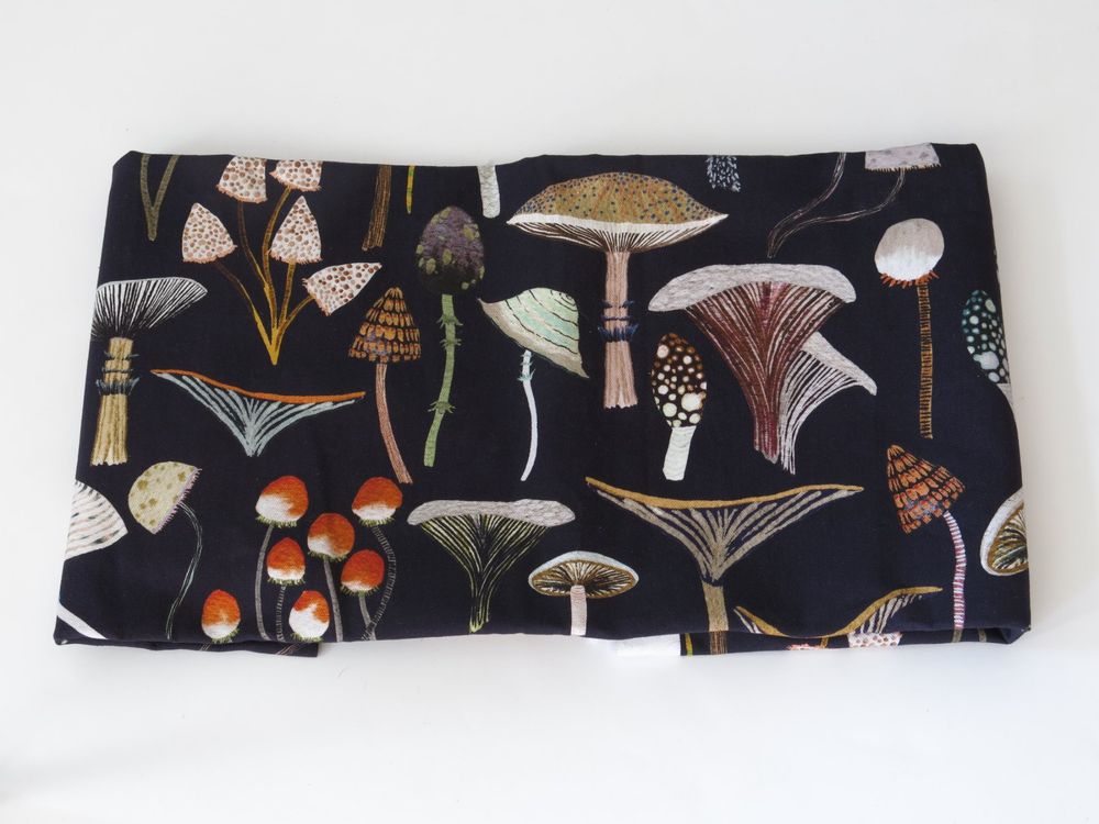 Tissu motif champignons Isabel Kimbell Kaufen auf Ricardo