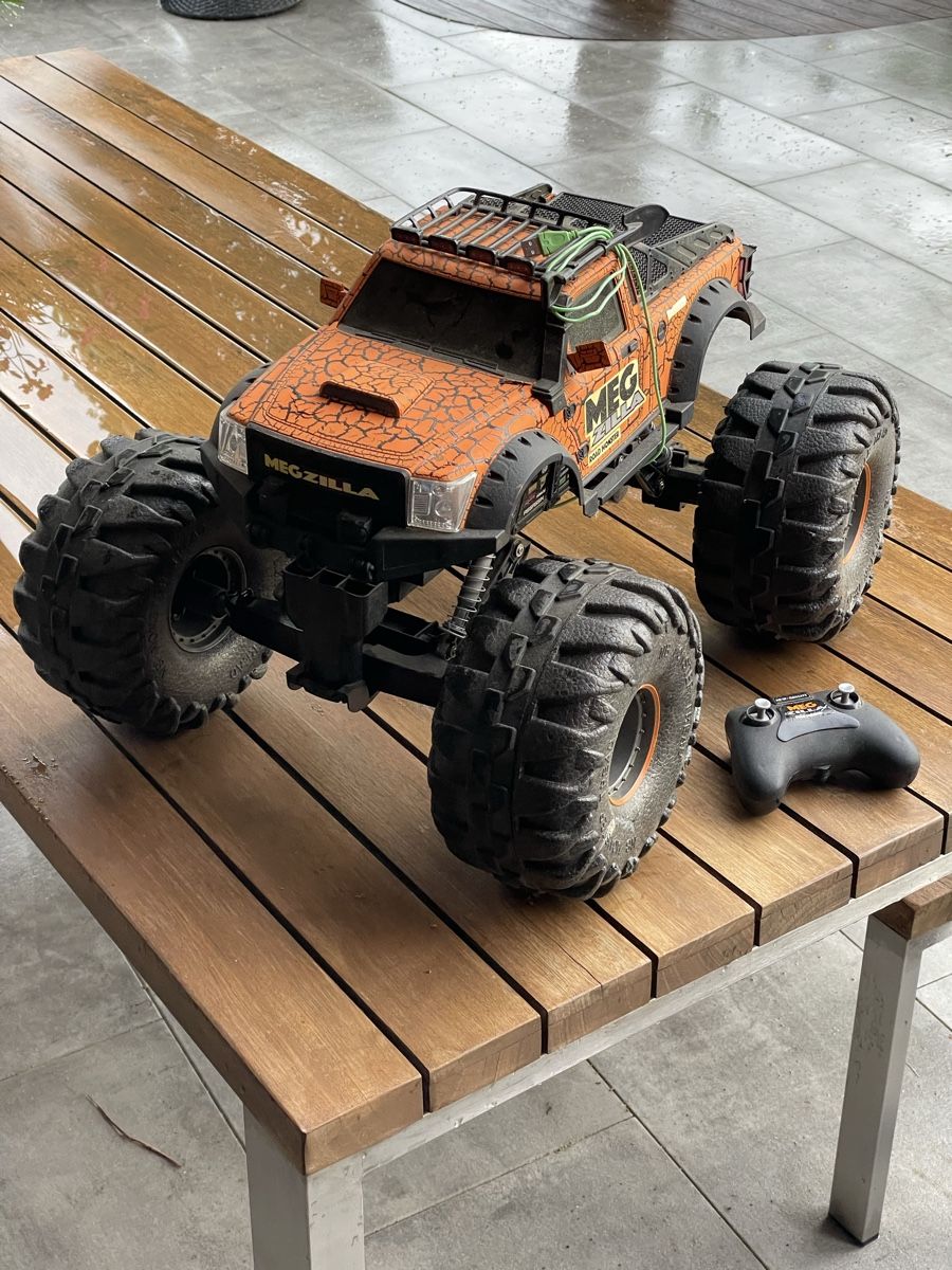 Giocattoli: Rc Mega Monster Truck – Usato da Rumlikon venduto da DNA03