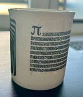 Tasse mit Pi-Symbol