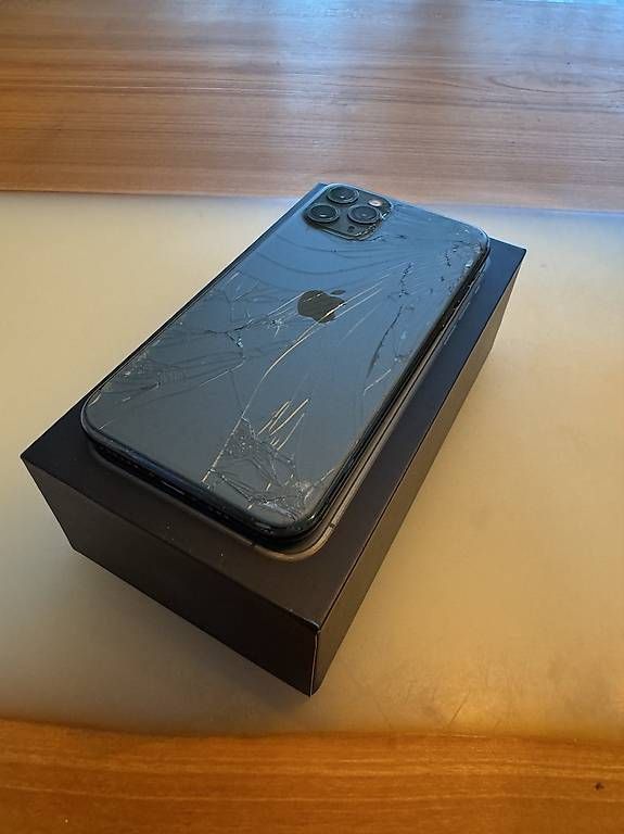 Handys / Smartphones: iPhone 11 Pro 64GB  – Gebraucht aus Oberstammheim von Joshua01112 2
