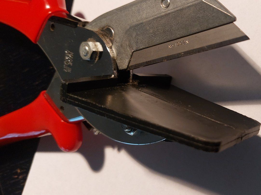 Knipex Tutti gli attrezzi: Kabelschneider, Flachbandkabel "KNIPEX" – Usato da Quartino venduto da matepetra 3