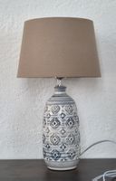 Beliani Palakaria Tischlampe Lampe Keramik und Stoff