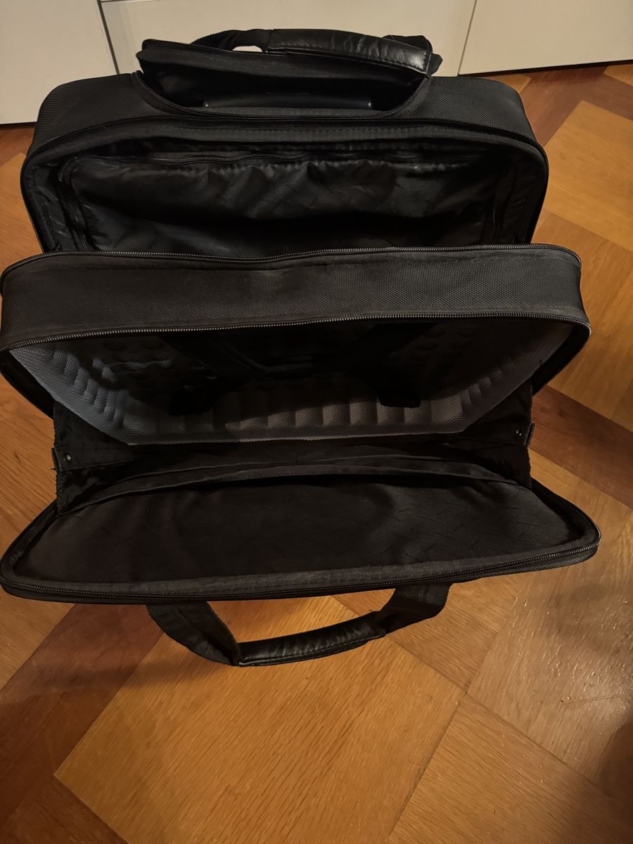 Samsonite Valigie: Samsonite Rollkoffer Schwarz  – Usato da Grindelwald venduto da yoloflip45 1