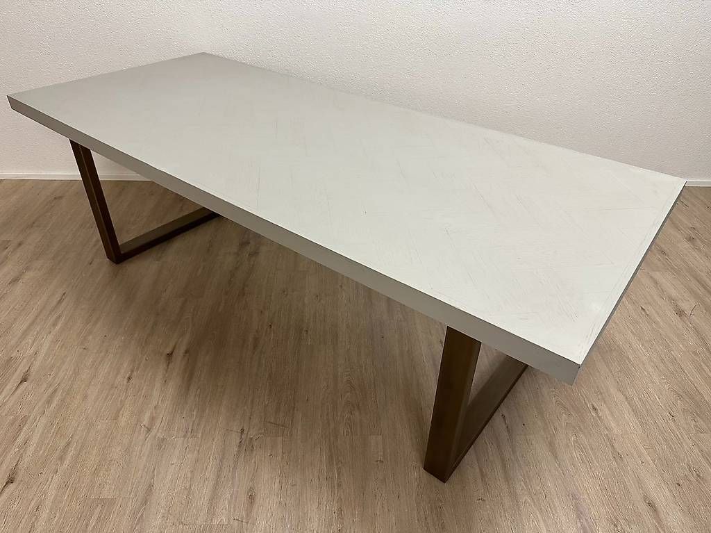 Tavoli: Esstisch mit grauer Platte Richmond Interiors – Usato da Obernau venduto da Arche_Noah_Brocki 3