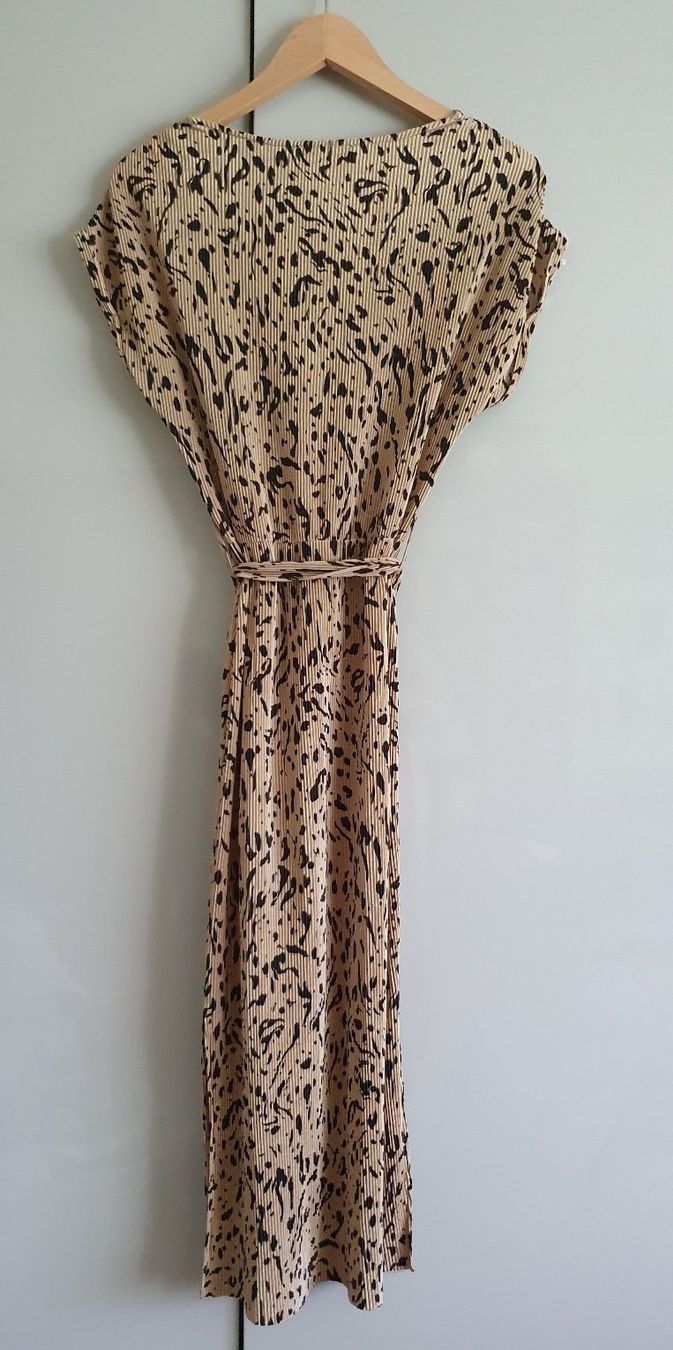 Kleider: GARCIA Kleid in Beige, XS – Neu (gemäss Beschreibung) aus Unterentfelden von LookoutMt 1
