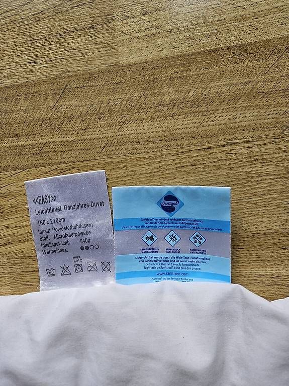 Coperte: Duvet Bettdecke Bett – Usato da Sisikon venduto da bryke 1