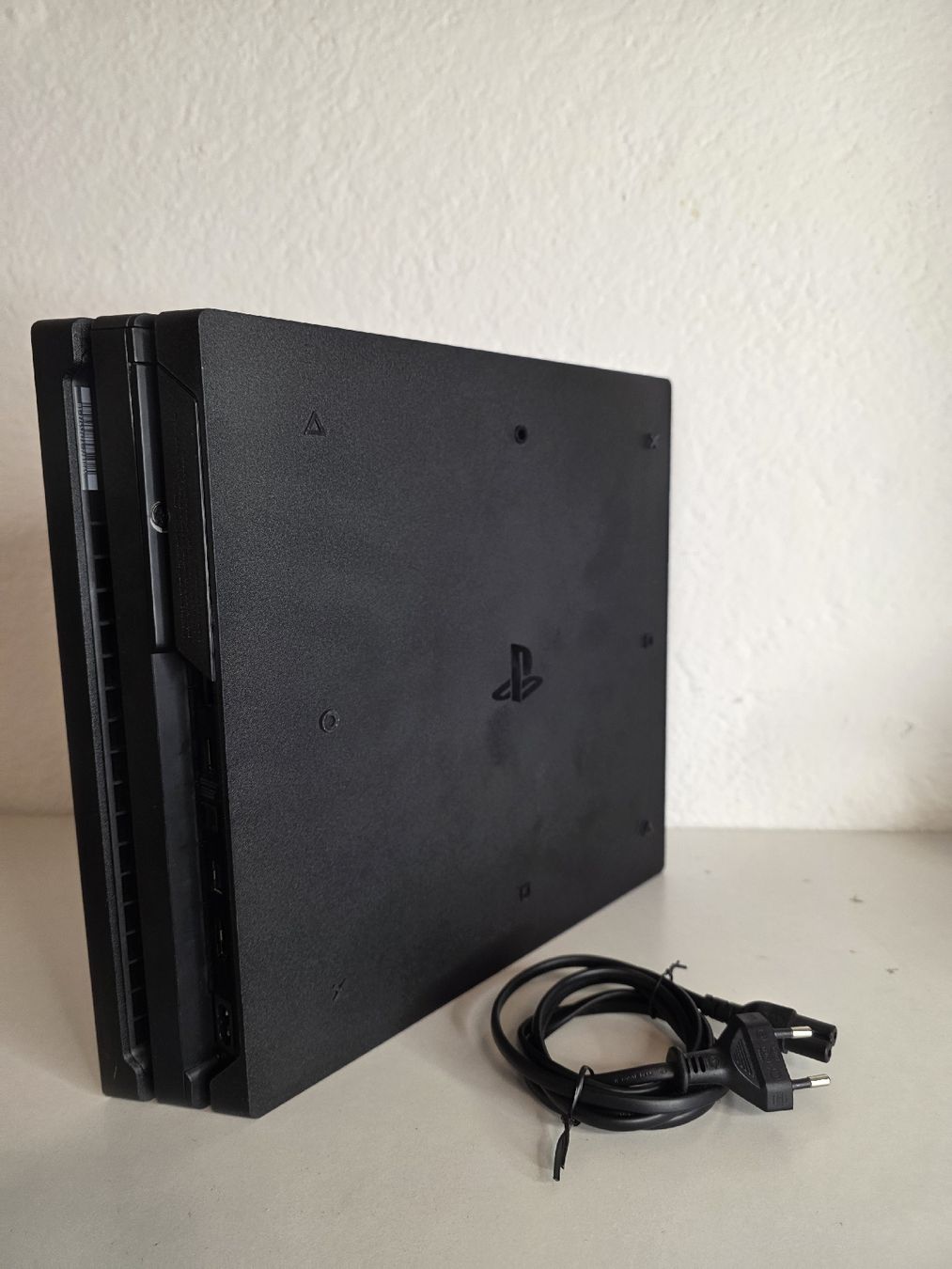Sony Console: Sony PlayStation 4 Pro – Usato da Ehrendingen venduto da lax21 2