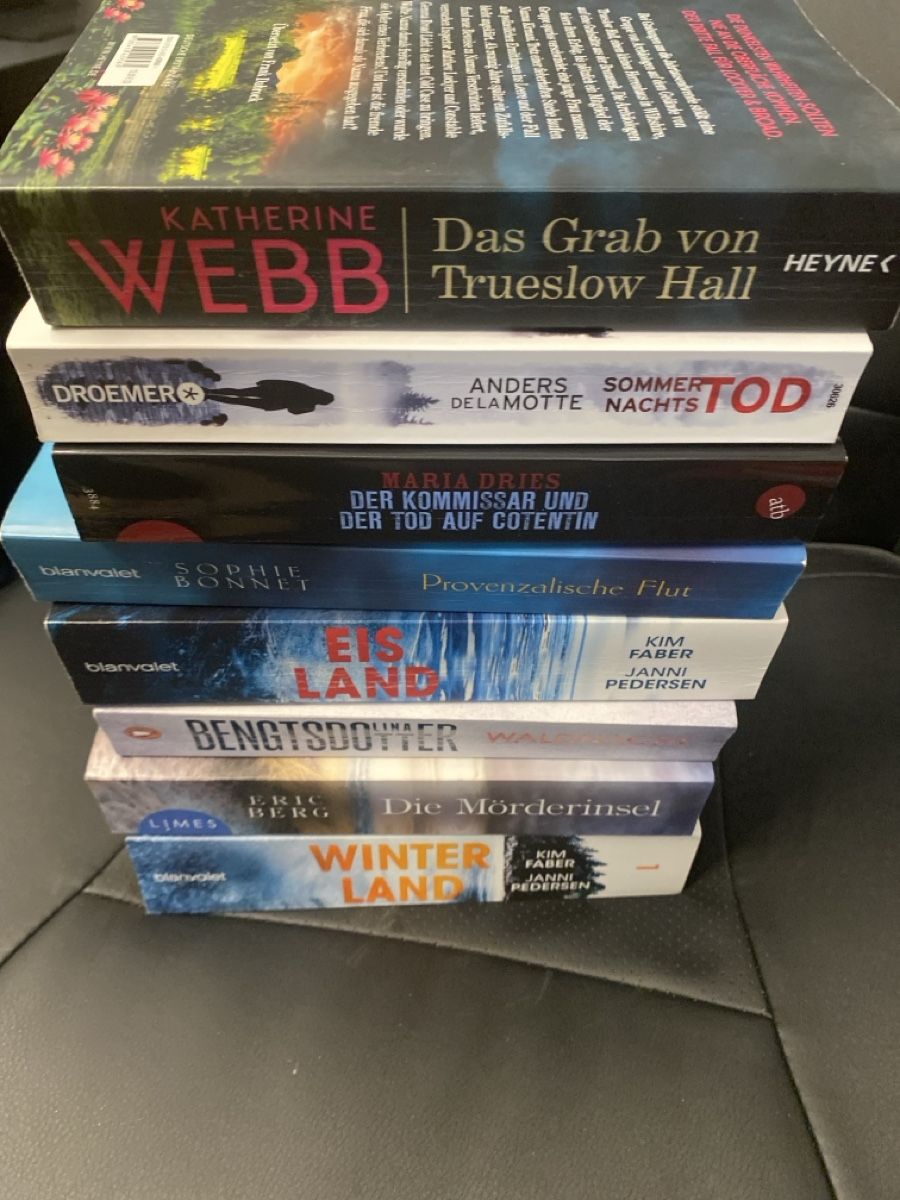 Bücher: 8 spannende Krimis - alle Paperback  – Gebraucht aus Erlinsbach SO von Silverstorm 2