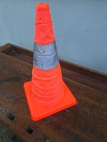 Warnkegel faltbar 4Stk. neuwertig - mit Beleuchtung